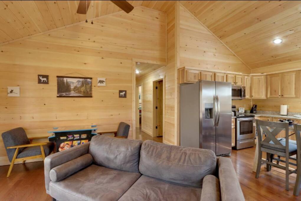 New Serene, Fun & Comfy Cabin- Covered Deck, Grill, Arcade Murphy Exterior photo