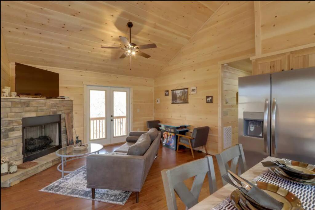 New Serene, Fun & Comfy Cabin- Covered Deck, Grill, Arcade Murphy Exterior photo