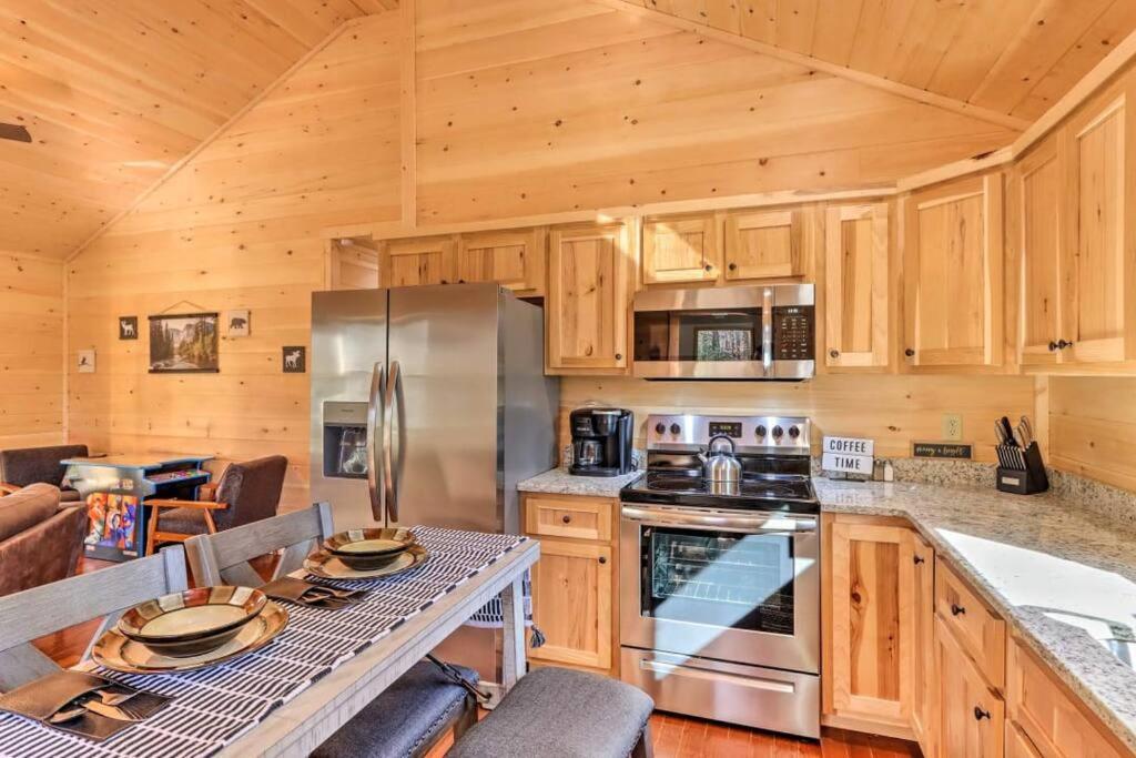 New Serene, Fun & Comfy Cabin- Covered Deck, Grill, Arcade Murphy Exterior photo