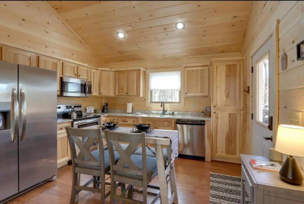 New Serene, Fun & Comfy Cabin- Covered Deck, Grill, Arcade Murphy Exterior photo