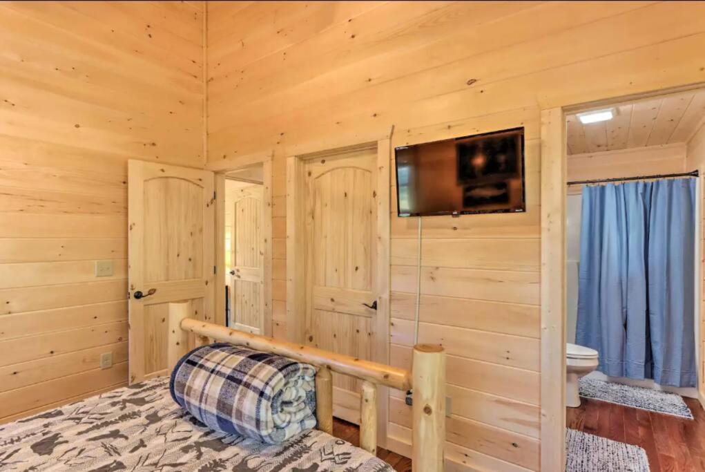 New Serene, Fun & Comfy Cabin- Covered Deck, Grill, Arcade Murphy Exterior photo