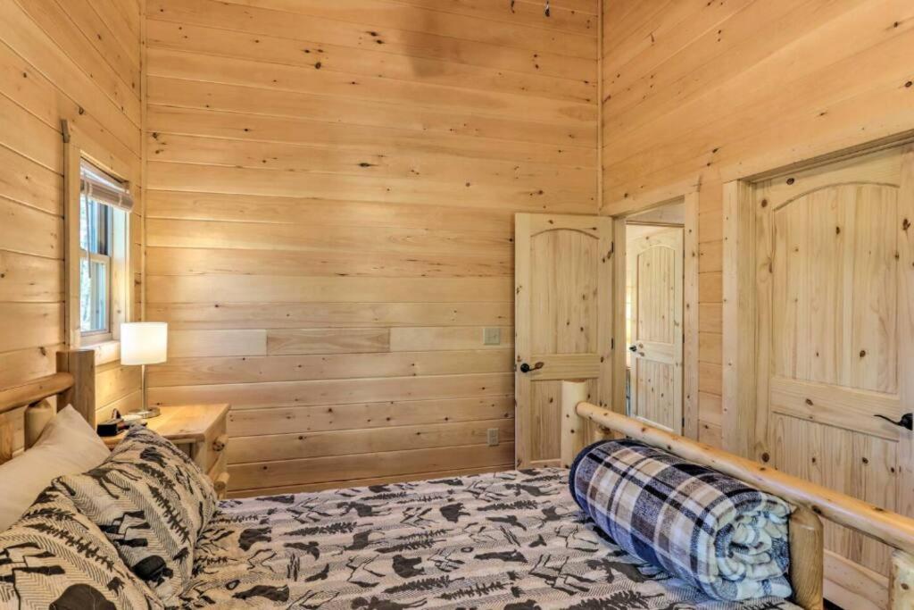 New Serene, Fun & Comfy Cabin- Covered Deck, Grill, Arcade Murphy Exterior photo